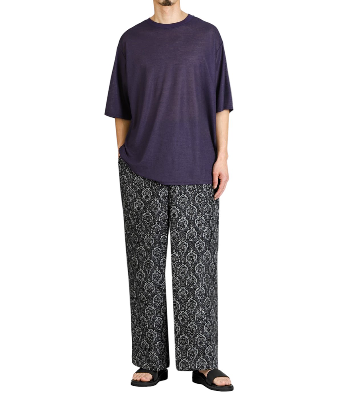 model（175cm / 60kg）B85 W75 H92 着用サイズ：2(M)