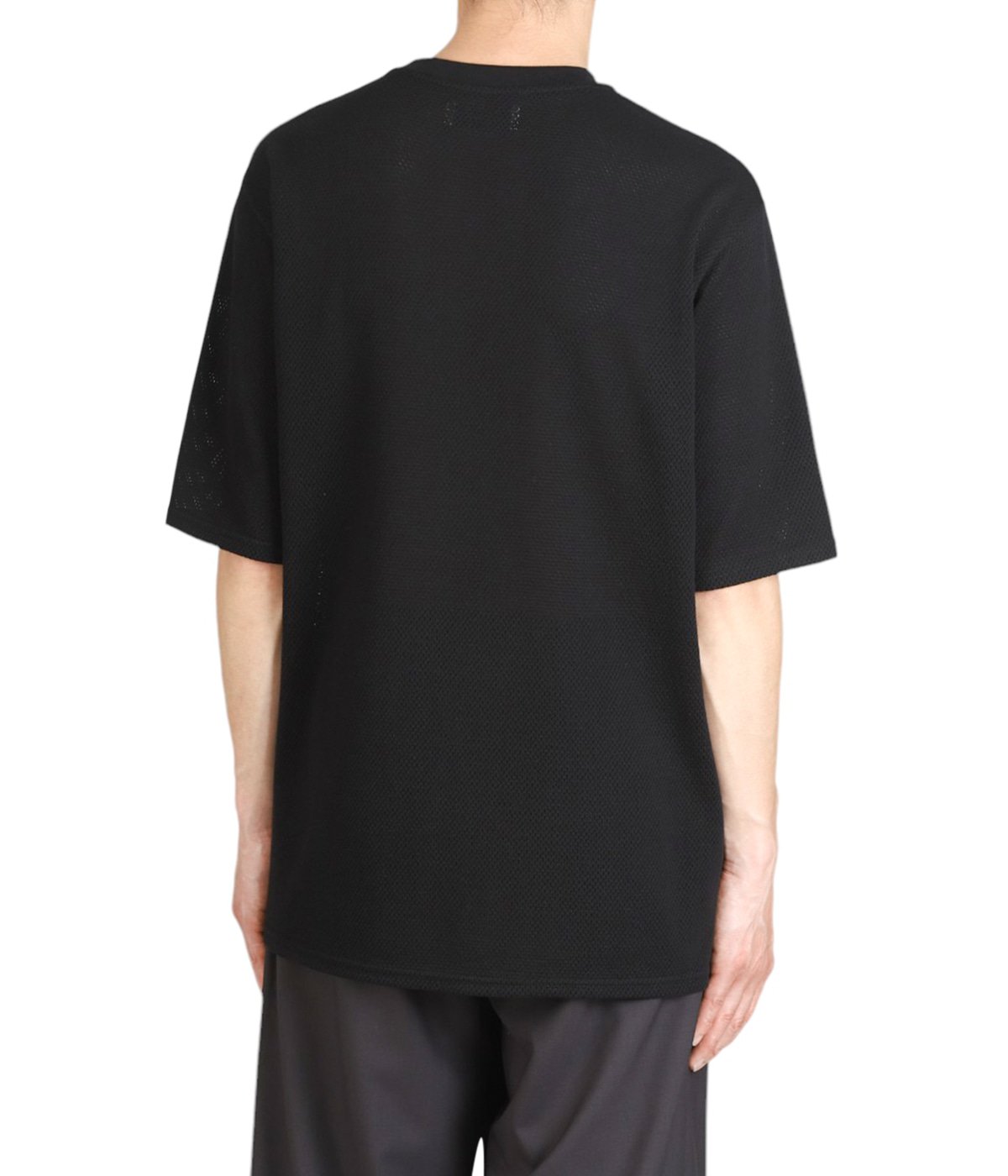 model（175cm / 60kg）B85 W75 H92 着用サイズ：2(M)