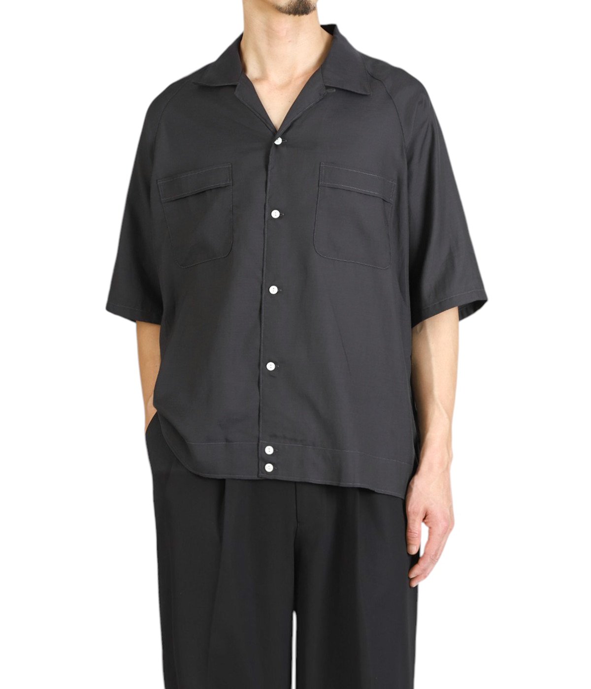 model(175cm / 60kg)B85 W75 H92 着用サイズ：2(M)