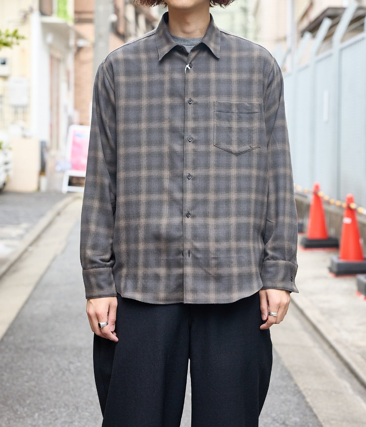 CANNELLA ブラック 長袖シャツ 44 CANNELLA ブラック 長袖シャツ 44