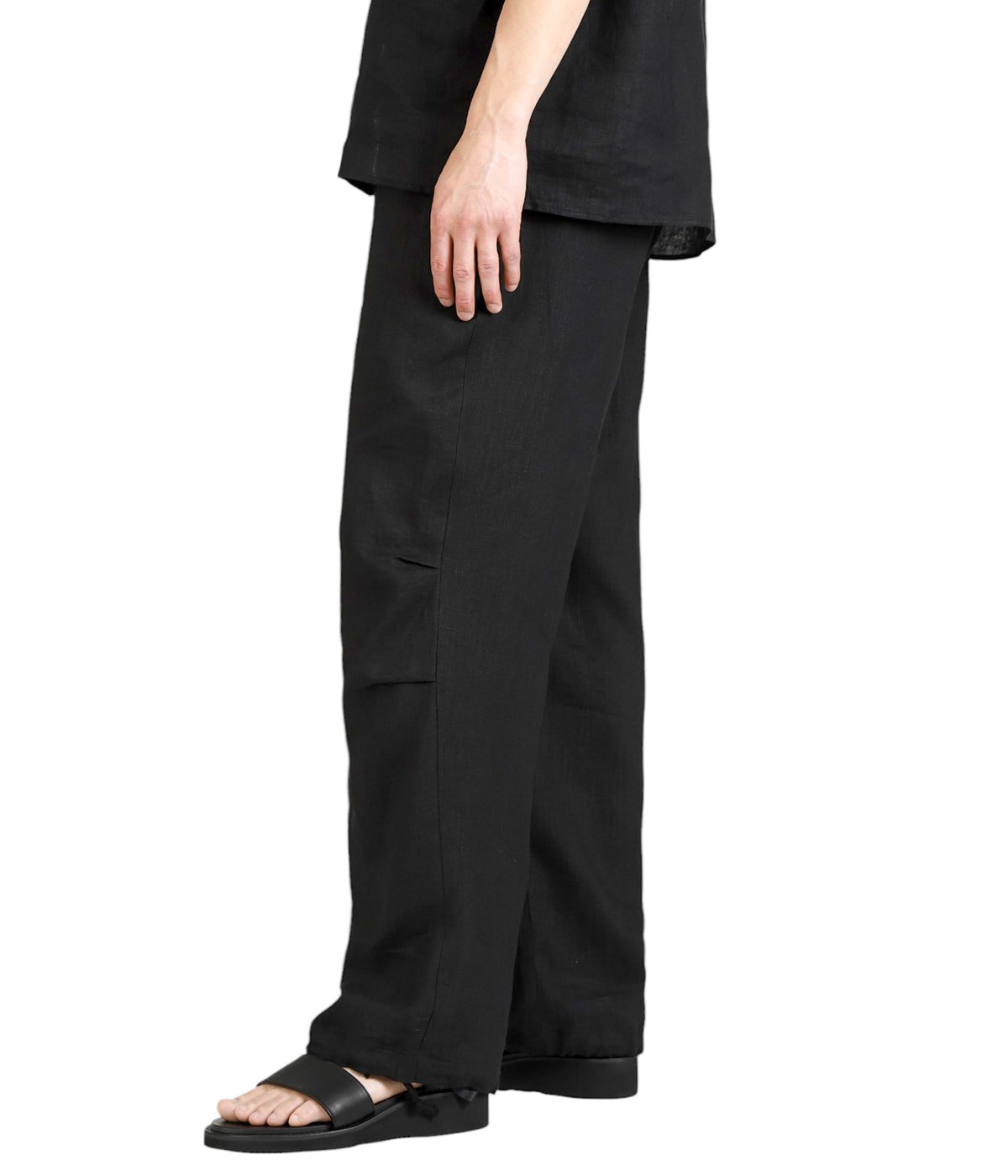 model（175cm / 60kg）B85 W75 H92 着用サイズ：2