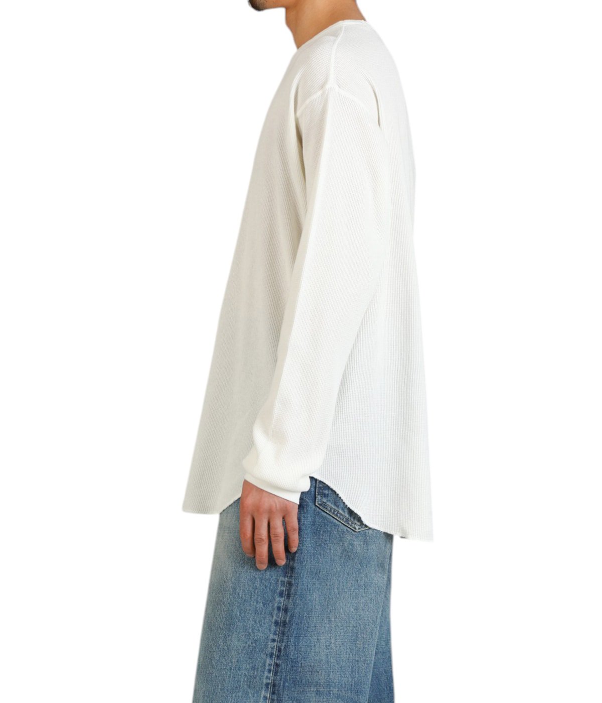 model（175cm / 60kg）B85 W75 H92 着用サイズ：2(M)