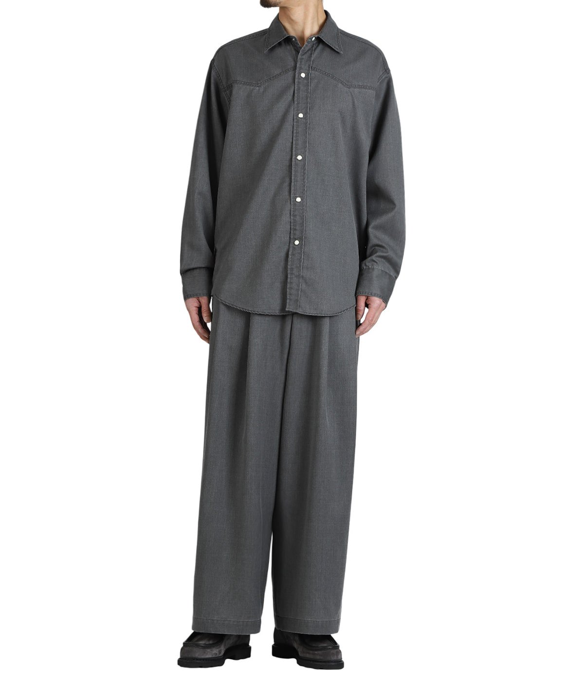 TWO TUCK BUGGY TROUSERS -WASHABLE 2/72 WOOL GABARDINE PIGMENT