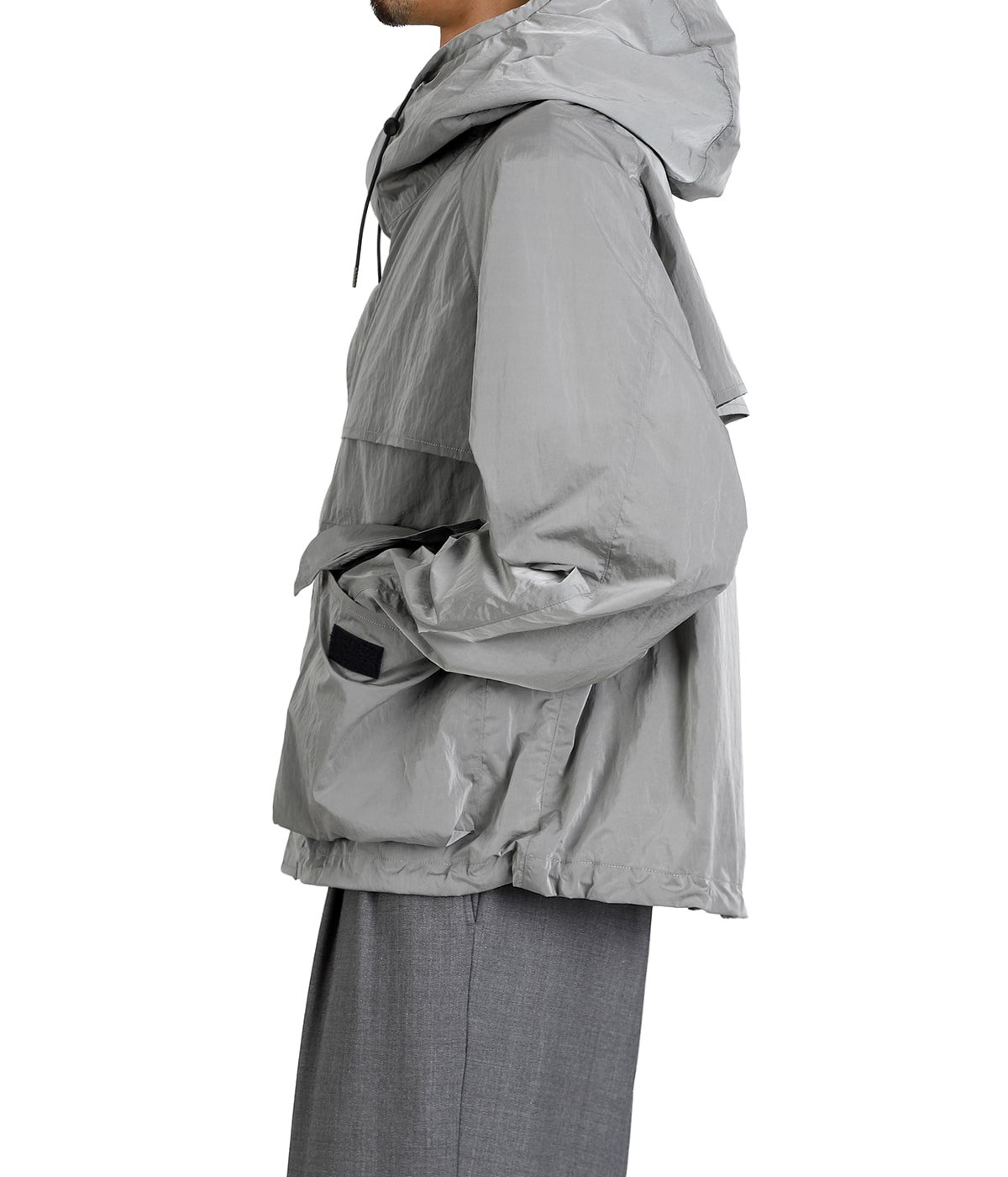model(175cm / 60kg)B85 W75 H92 着用サイズ：2(M)