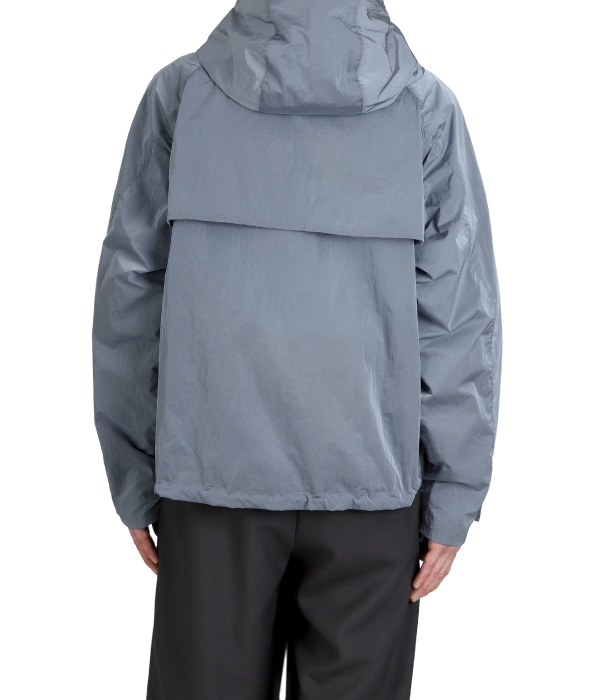model(175cm / 60kg)B85 W75 H92 着用サイズ：2(M)