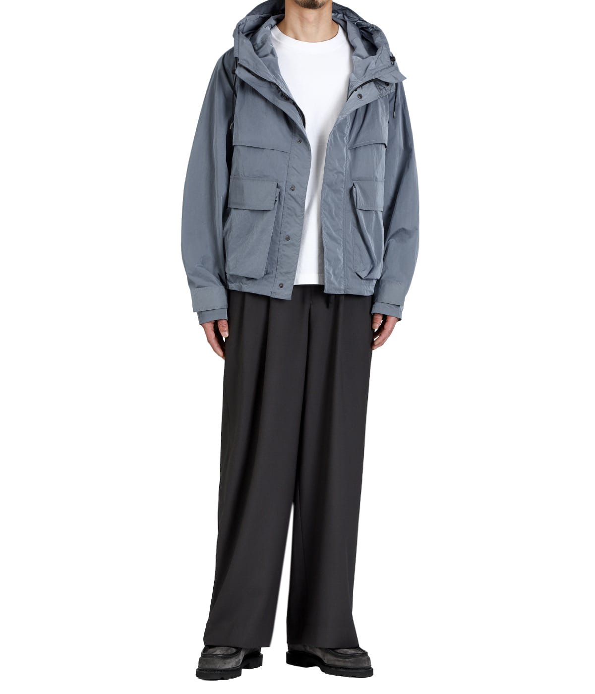 model(175cm / 60kg)B85 W75 H92 着用サイズ：2(M)