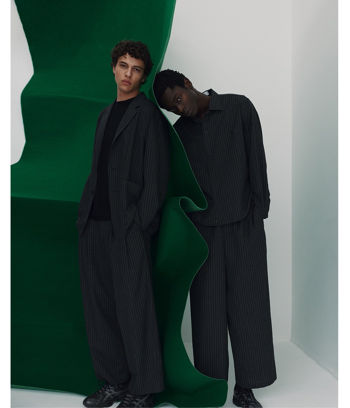 TWO TUCK BAGGY TROUSERS -2/72 WOOL TROPICAL WASHER - | marka