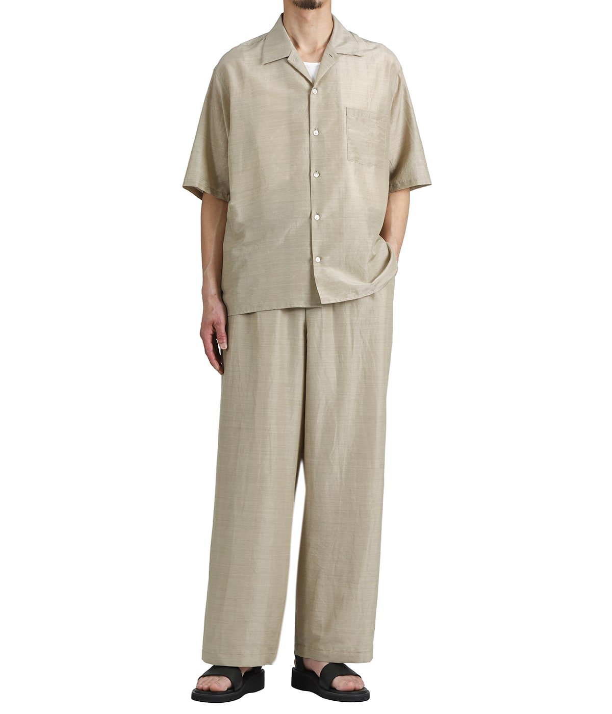 TOPS : OPEN COLLAR S/S SHIRT -WOOL SILK FEATHER CLOTH- を着用