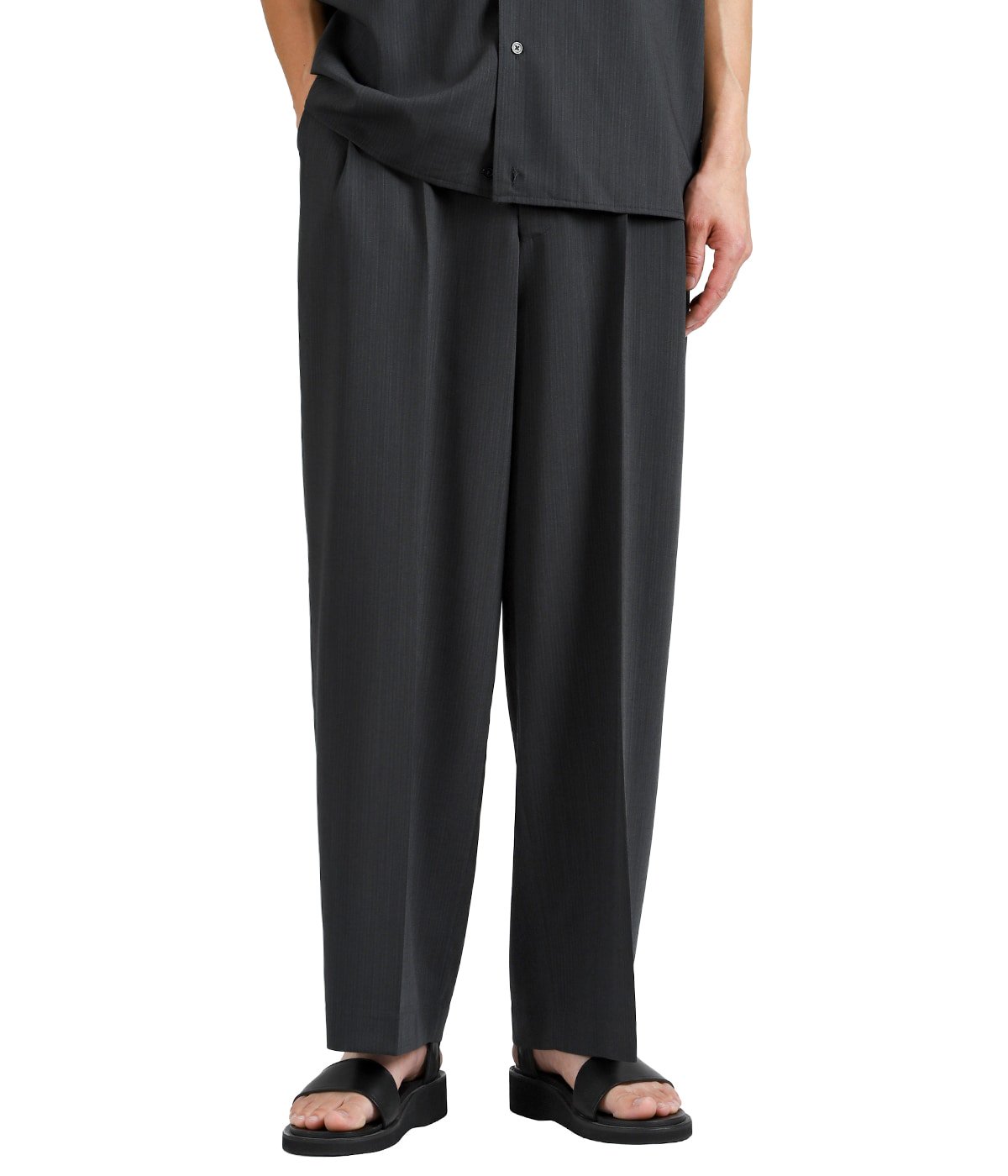 ONE TUCK WIDE TROUSERS -WOOL HIGH TWIST TROPICAL- | marka(マーカ