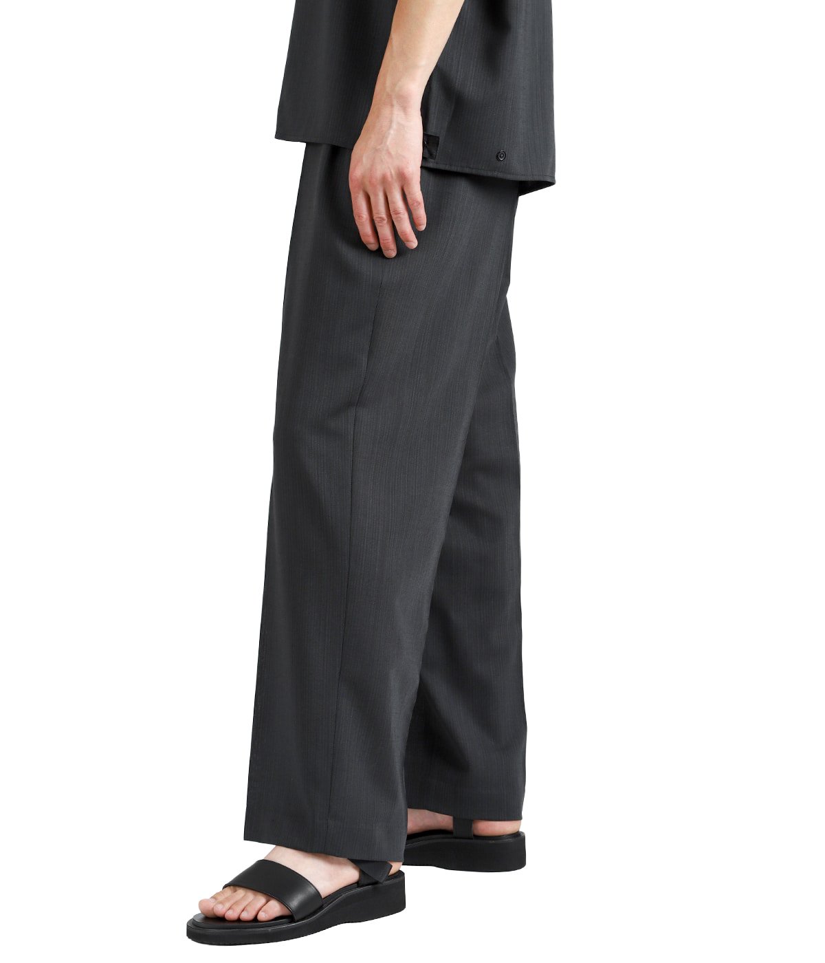 ONE TUCK WIDE TROUSERS -WOOL HIGH TWIST TROPICAL- | marka(マーカ