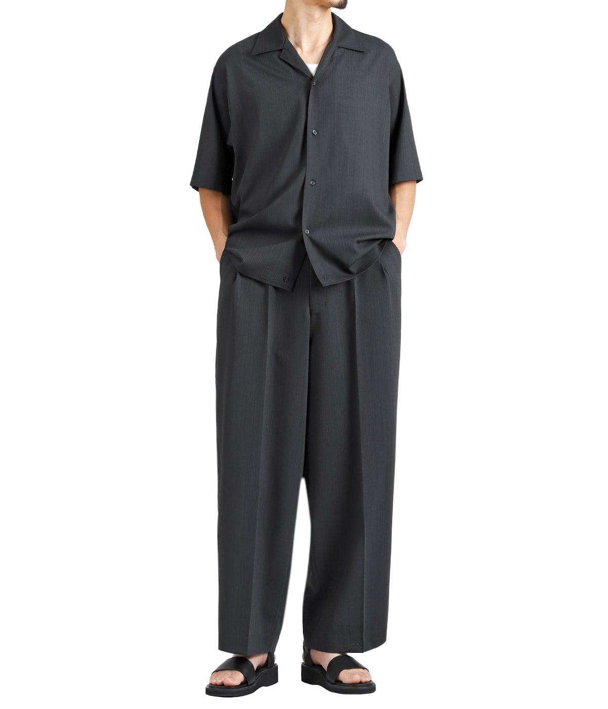 ONE TUCK WIDE TROUSERS -WOOL HIGH TWIST TROPICAL- | marka(マーカ
