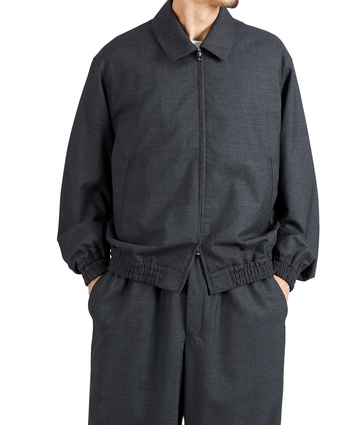model（175cm / 60kg）B85 W75 H92 着用サイズ：2(M)