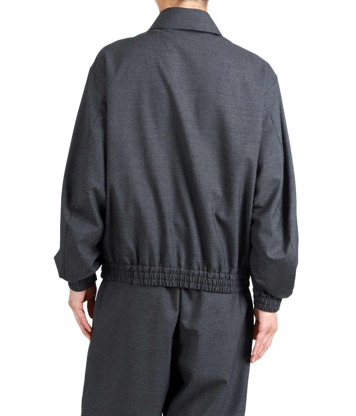 model（175cm / 60kg）B85 W75 H92 着用サイズ：2(M)