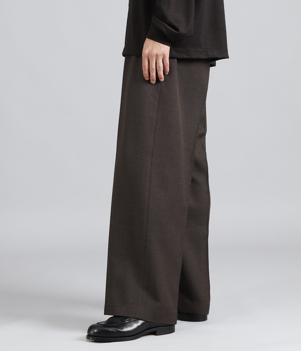 SINGLE PLEAT WIDE TROUSERS -TUMBLED WOOL SERGE- | marka(マーカ