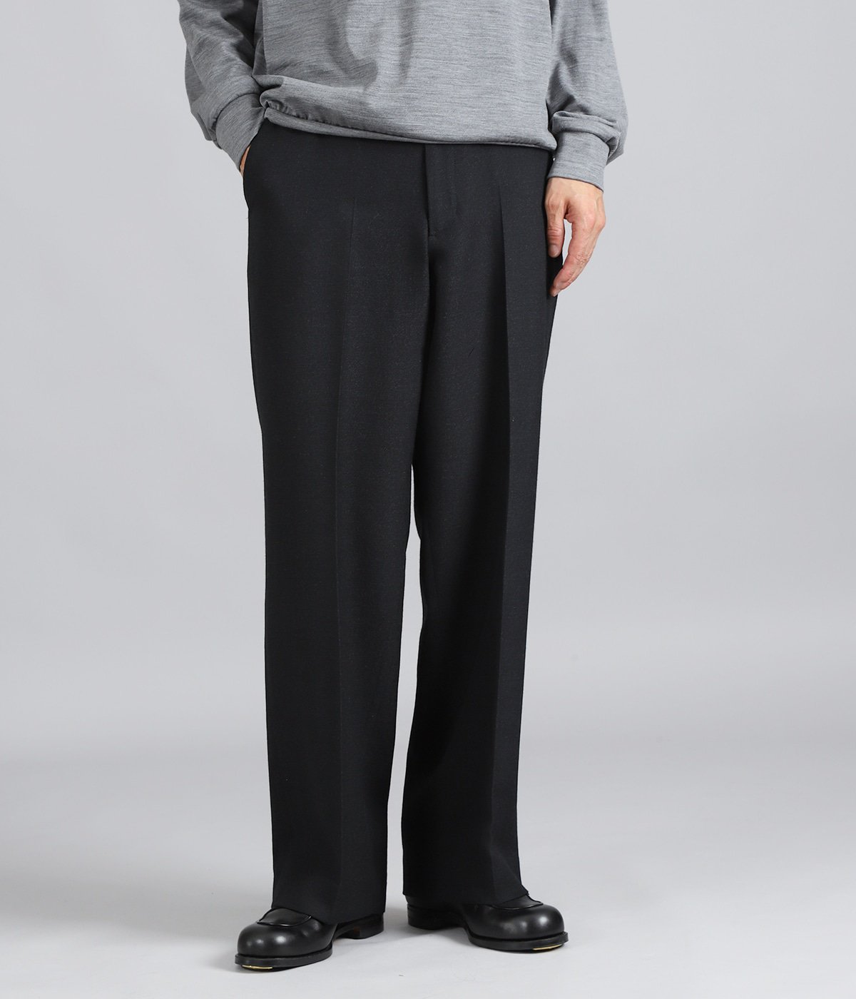 REGULAR FIT STRAIGHT TROUSERS -TUMBLED WOOL SERGE- | marka(マーカ