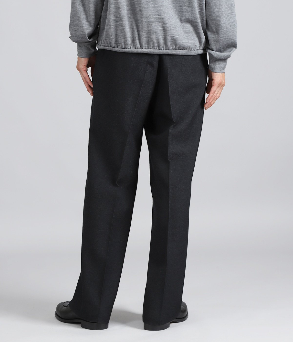 REGULAR FIT STRAIGHT TROUSERS -TUMBLED WOOL SERGE- | marka(マーカ