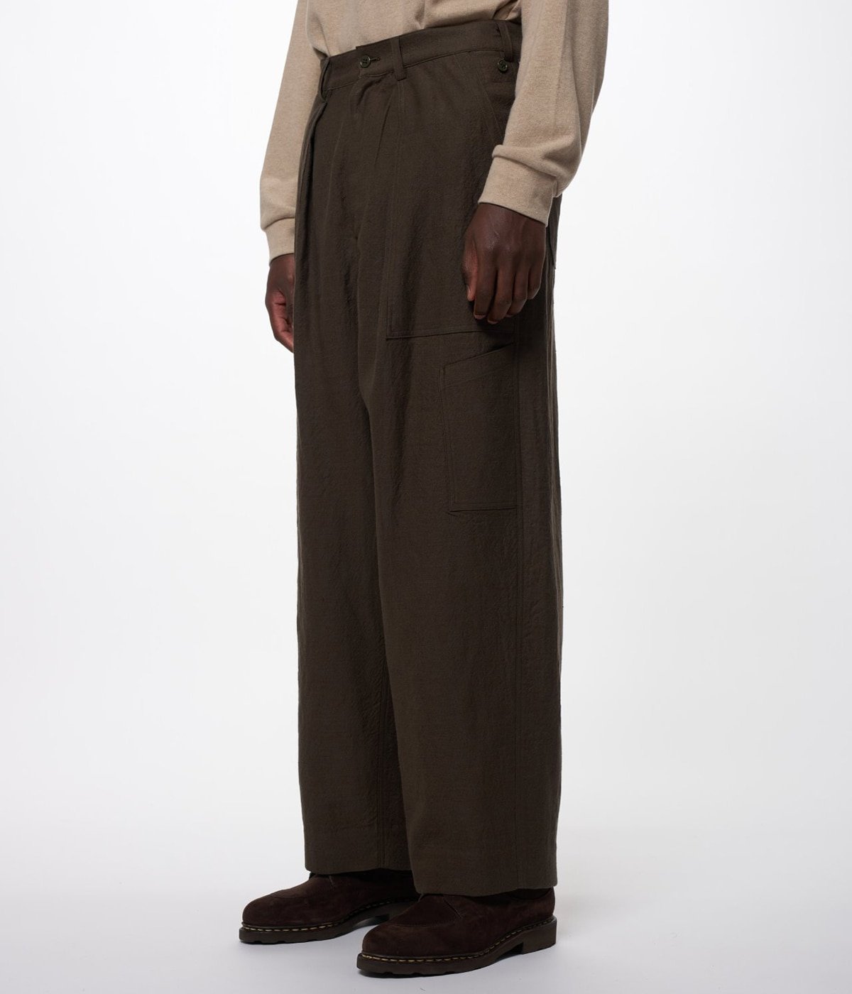 着用カラー：オリーブ
