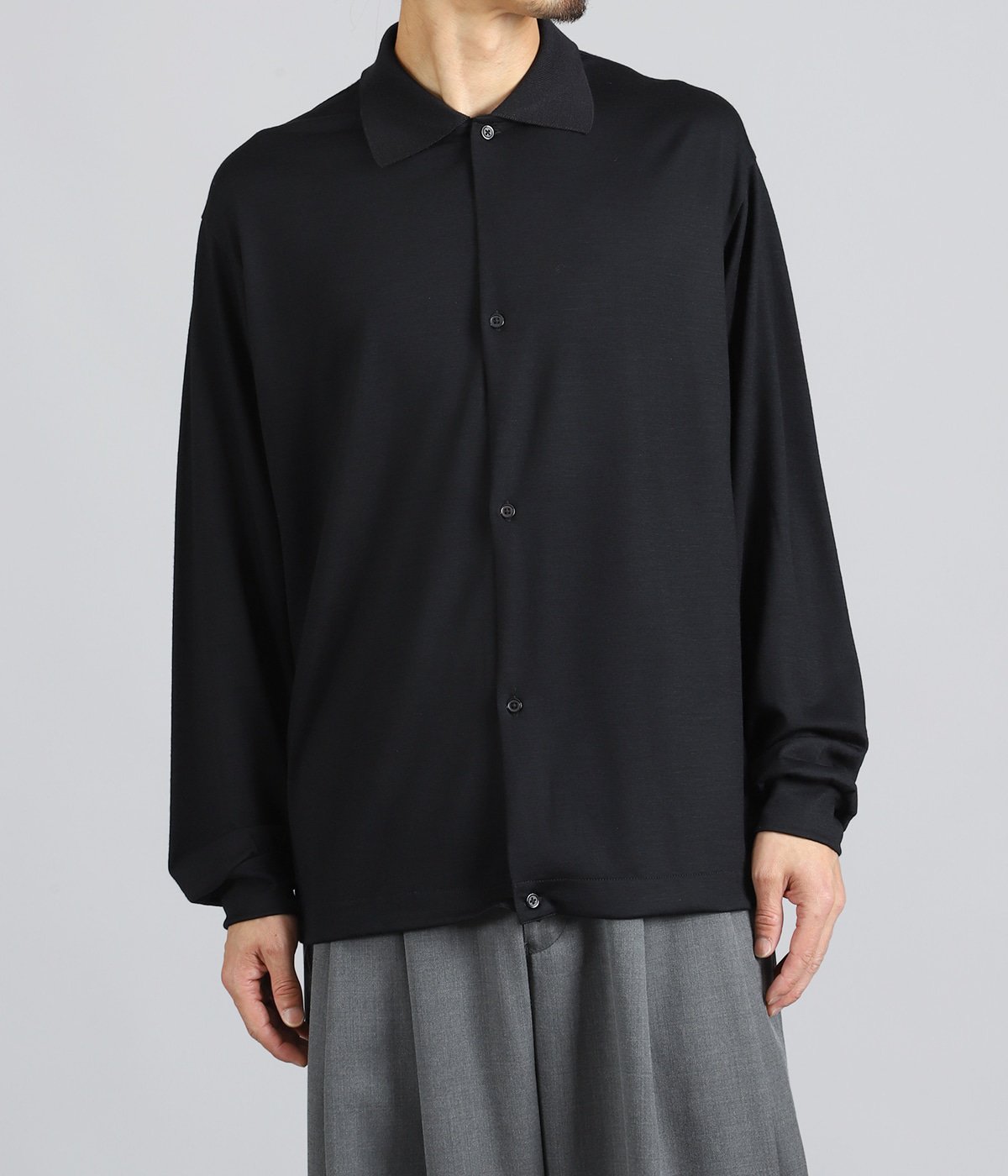 model(175cm / 60kg)B85 W75 H92 着用サイズ：2(M)