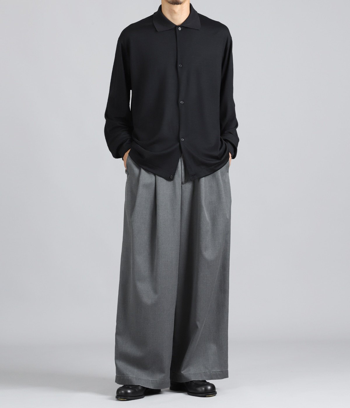 model(175cm / 60kg)B85 W75 H92 着用サイズ：2(M)