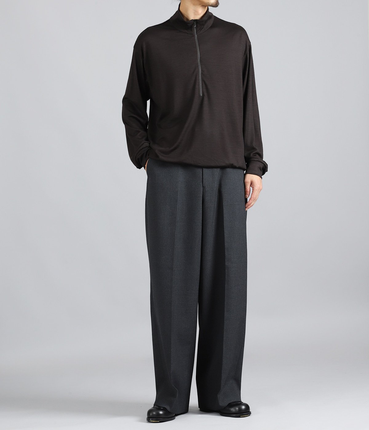 HALF-ZIP STAND -SUPER 100s WASHABLE WOOL JERSEY- | marka(マーカ