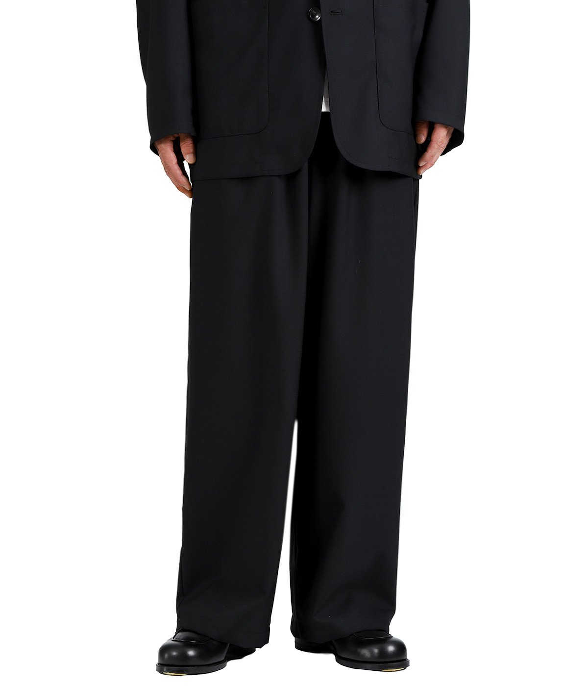 model(175cm / 60kg)B85 W75 H92 着用サイズ：2(M)
