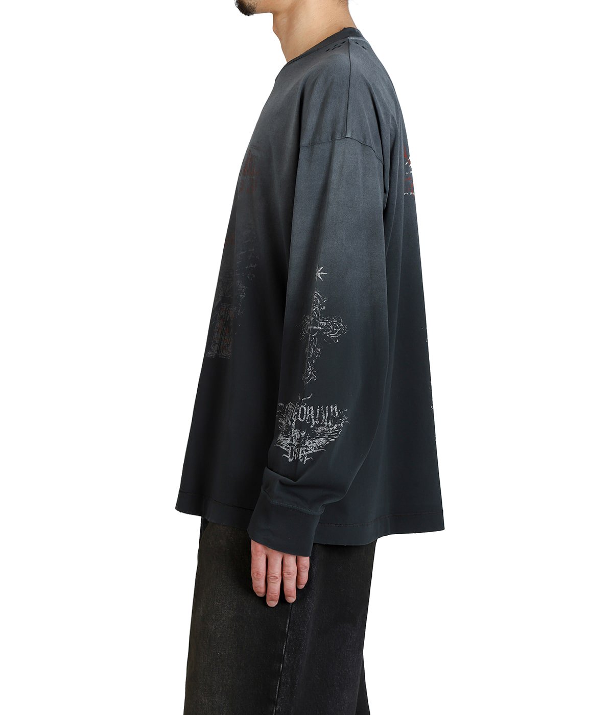 model（175cm / 60kg）B85 W75 H92 着用サイズ：M