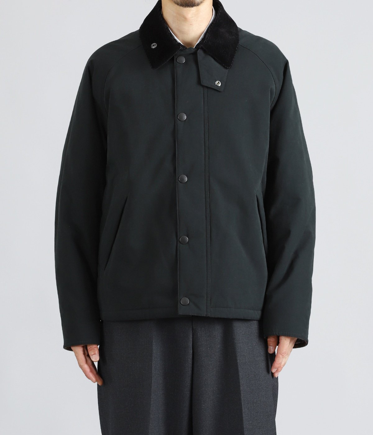 model（175cm / 60kg）B85 W75 H92 着用サイズ：38