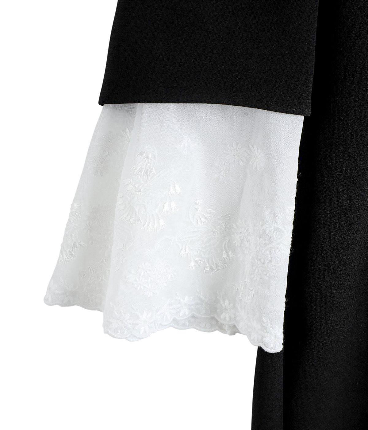 レディース】Triacetate Georgette Embroidered Cuffs I-Line Dress
