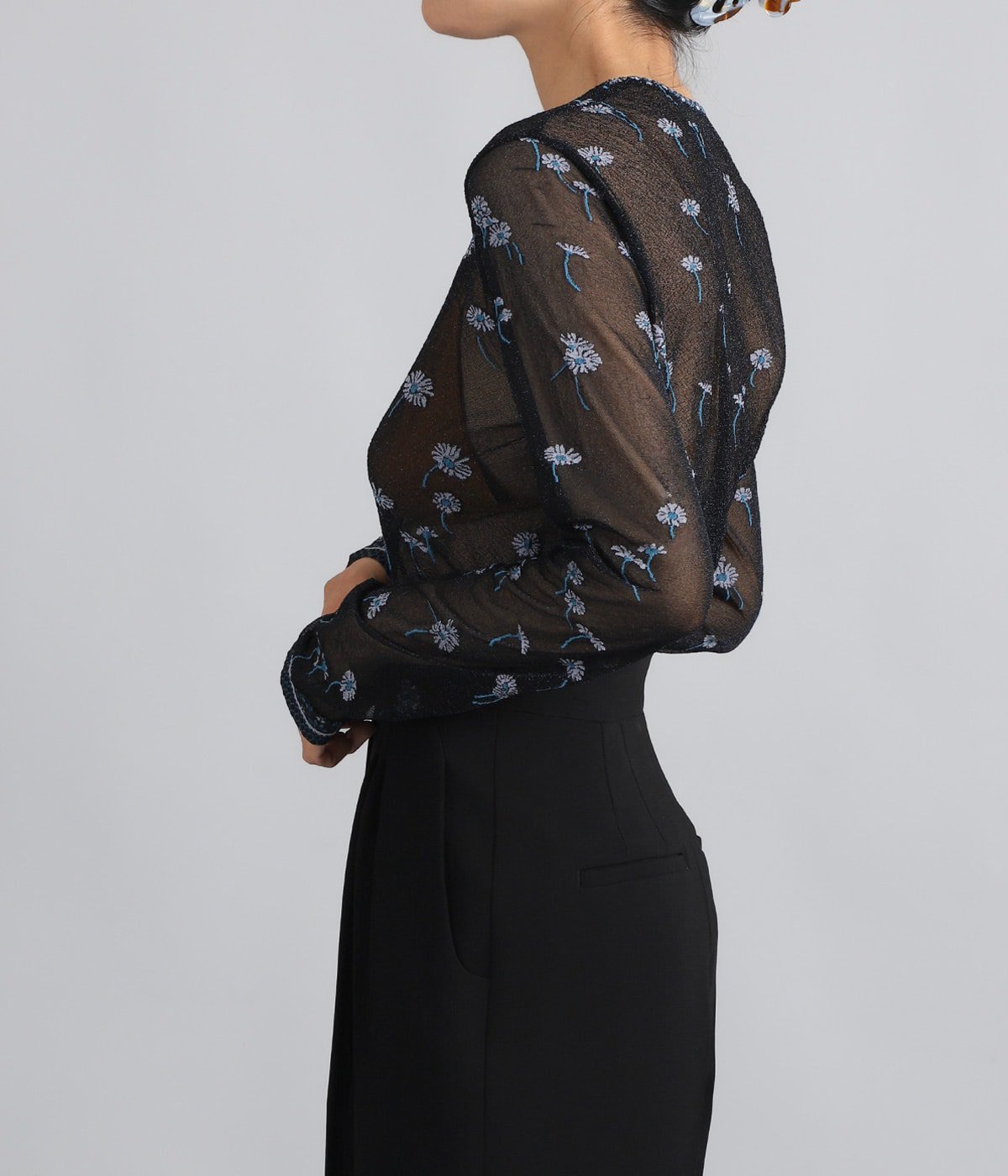 レディース】Floral Pattern Long Sleeve Sheer Knit Top | Mame