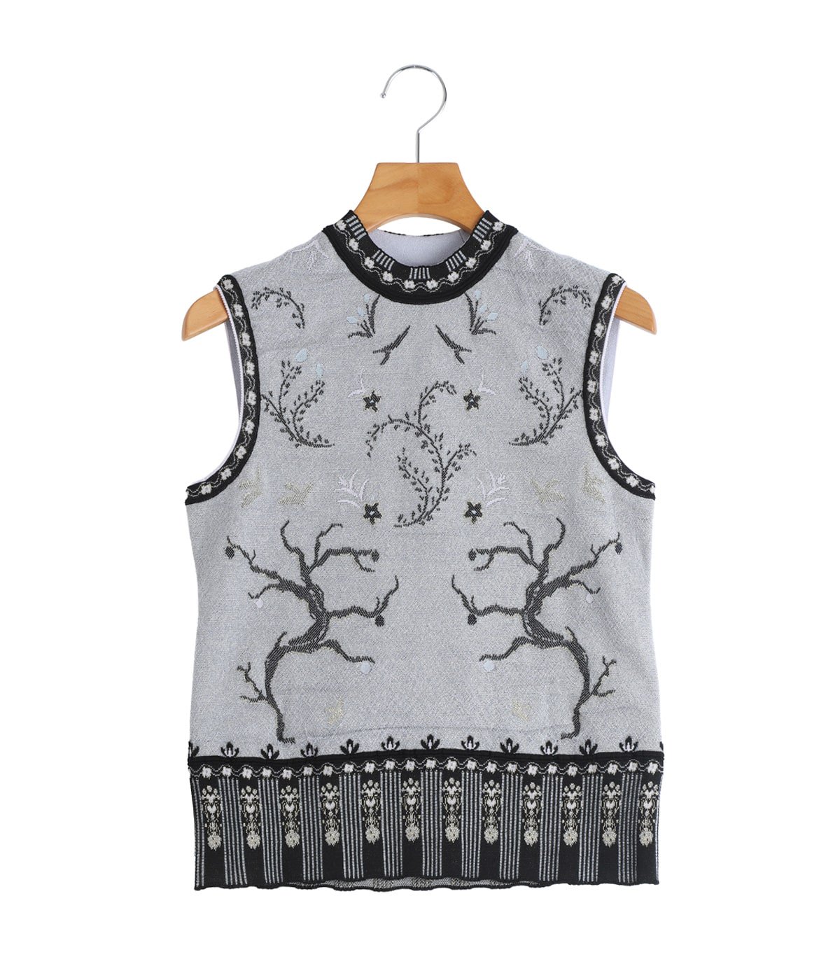 （週末限定セール）Mame Kurogouchi 刺繍ノースリーブトップス STUDIOUS SNAP 【25SS Mame Kurogouchi】 @fuka_matsumoto_ 150cm