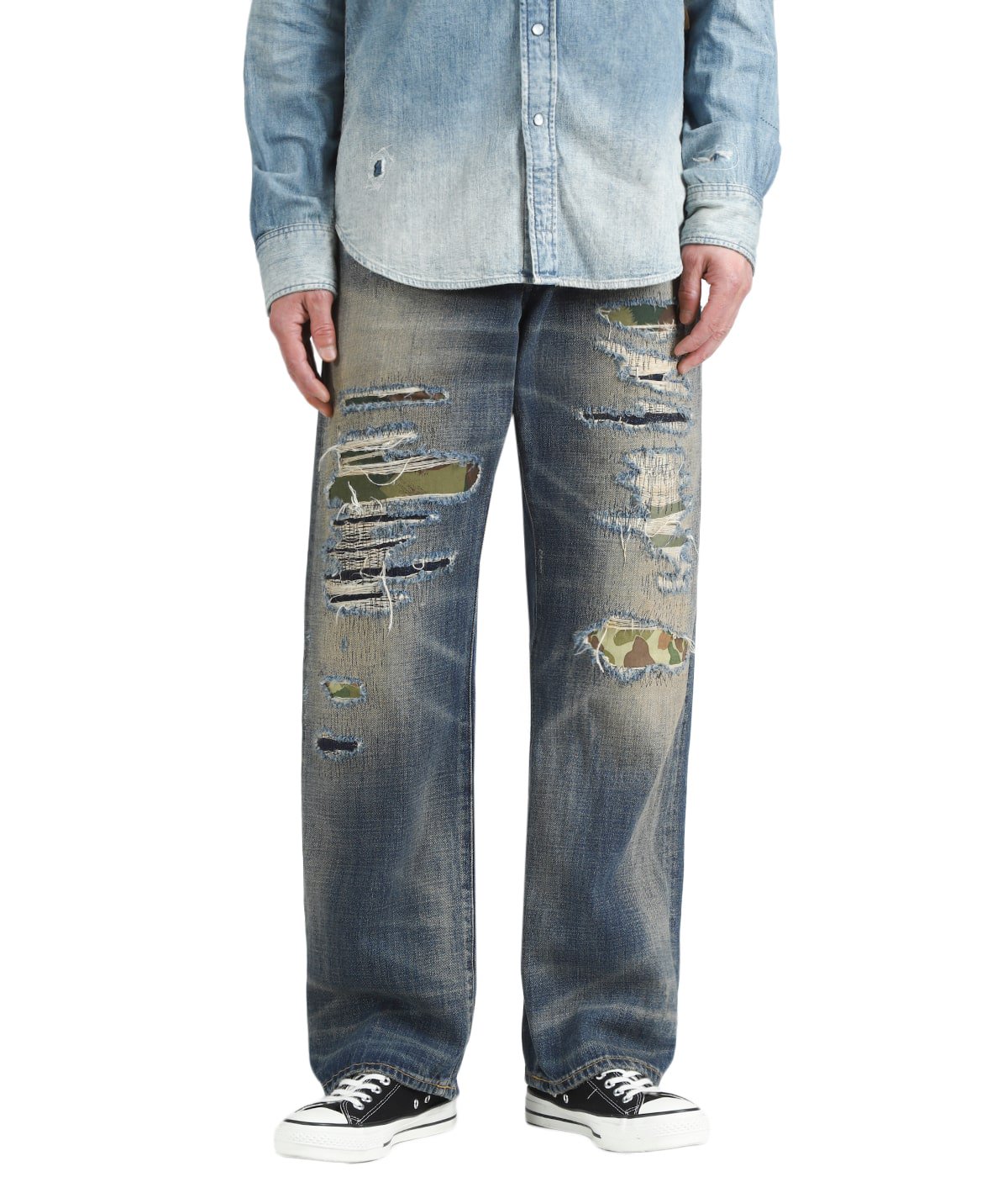 model（175cm / 60kg）B85 W75 H92 着用サイズ：32/32