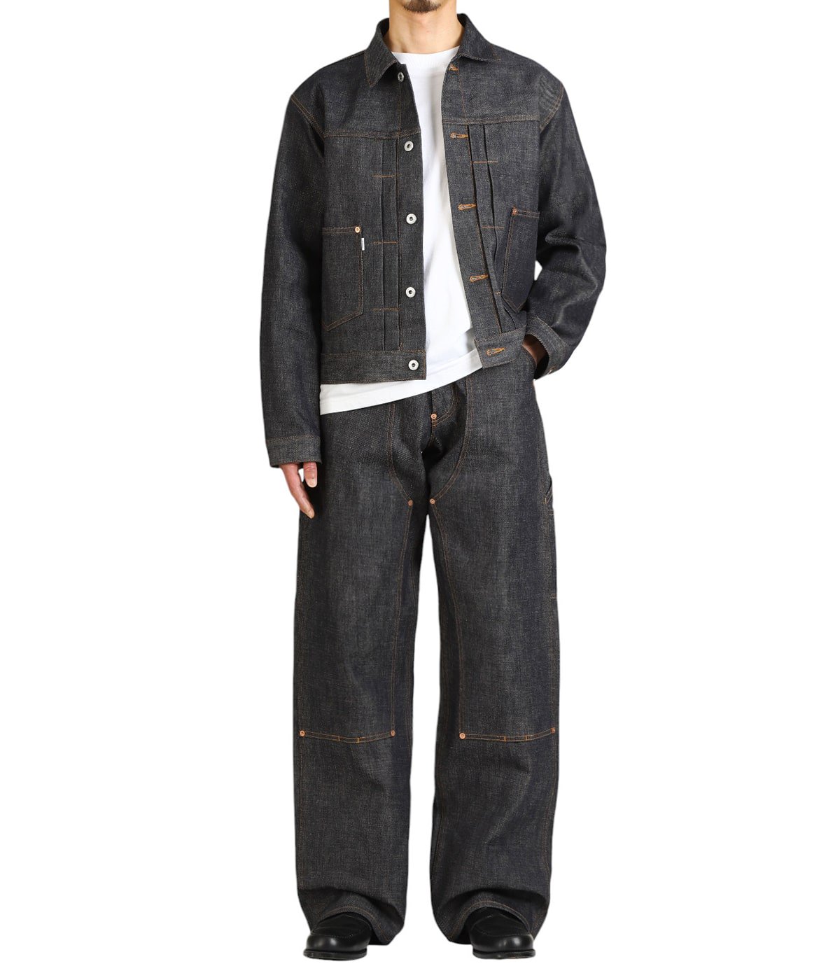 TOPS : MODERN DENIM JACKET を着用