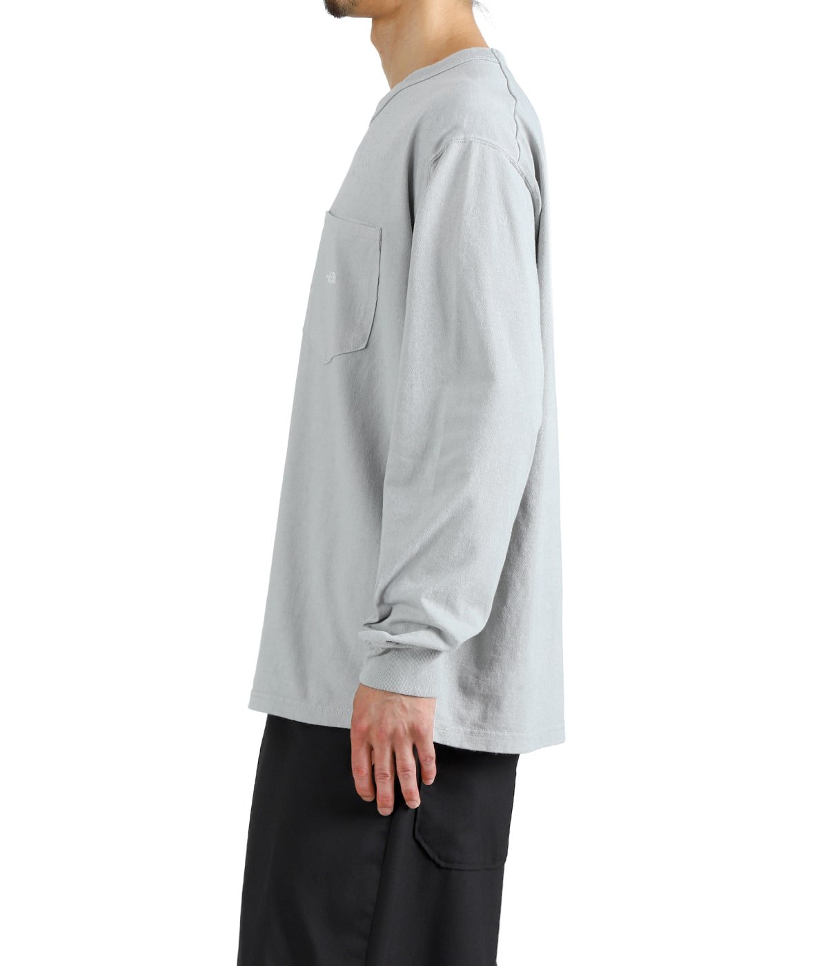 model（175cm / 60kg）B85 W75 H92 着用サイズ：M
