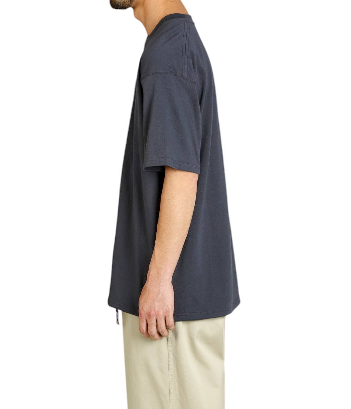 model（184cm / 63kg）B85 W80 H102 着用サイズ：L
