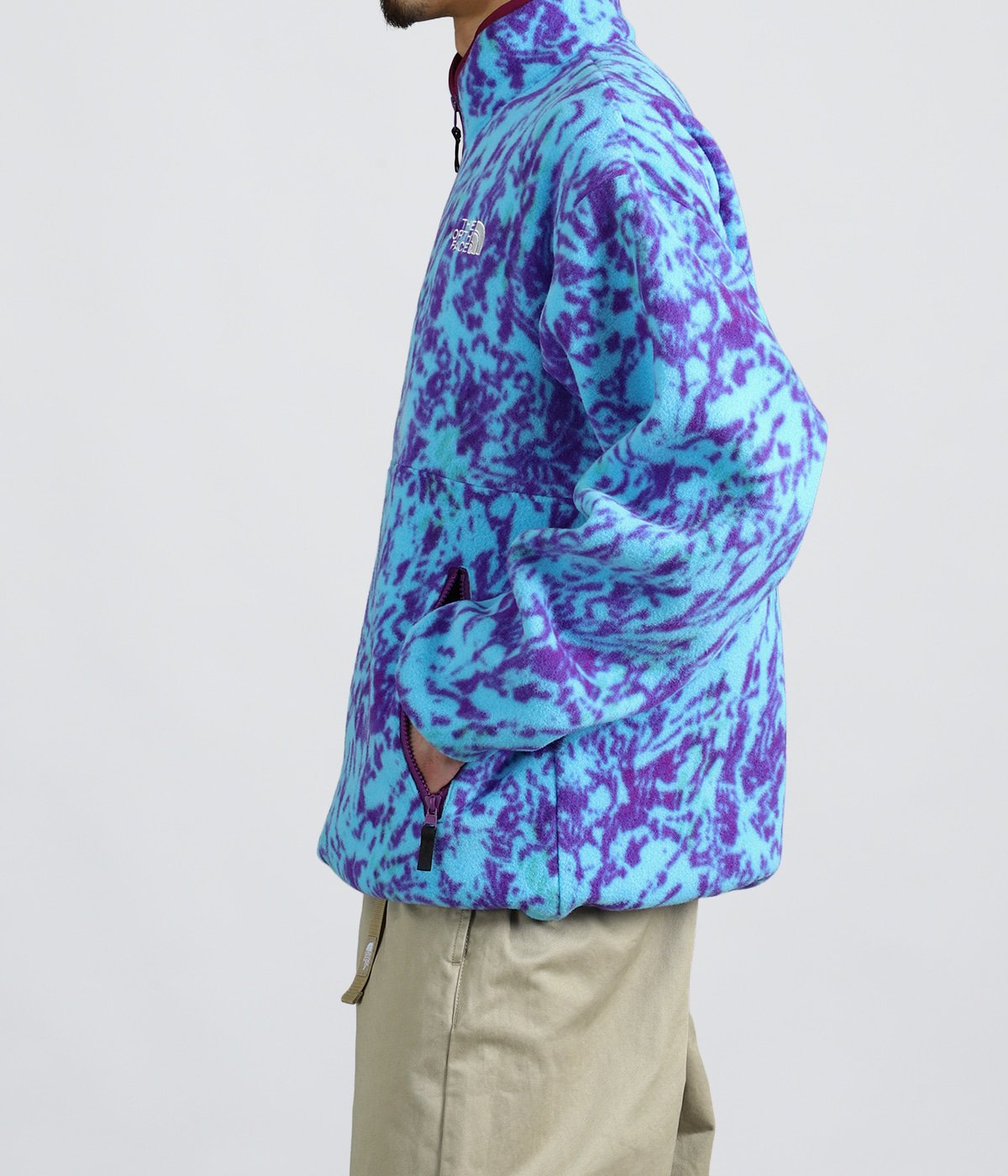model(175cm / 60kg)B85 W75 H92 着用サイズ：M