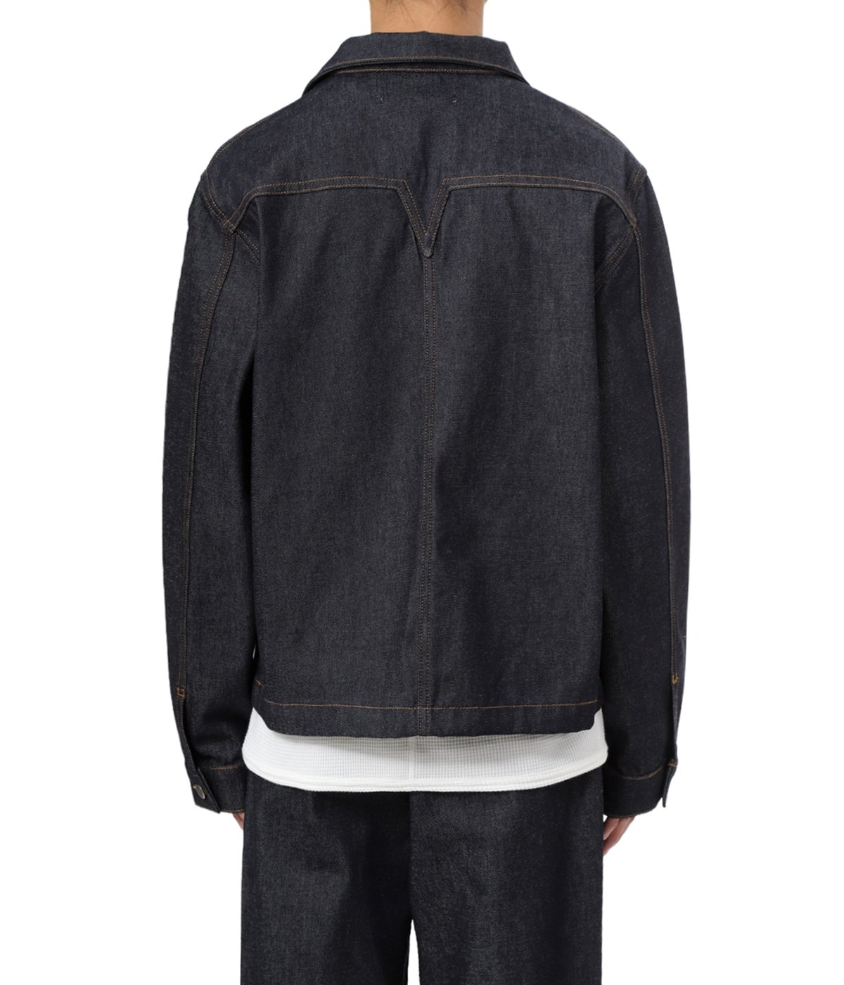 model（175cm / 60kg）B85 W75 H92 着用サイズ：S