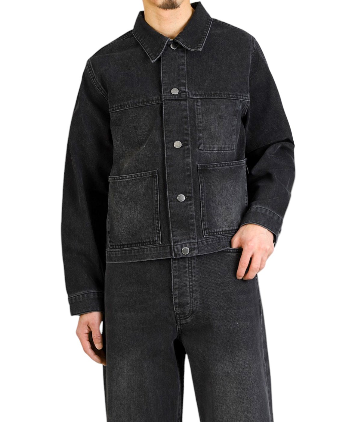 model（175cm / 60kg）B85 W75 H92 着用サイズ：S