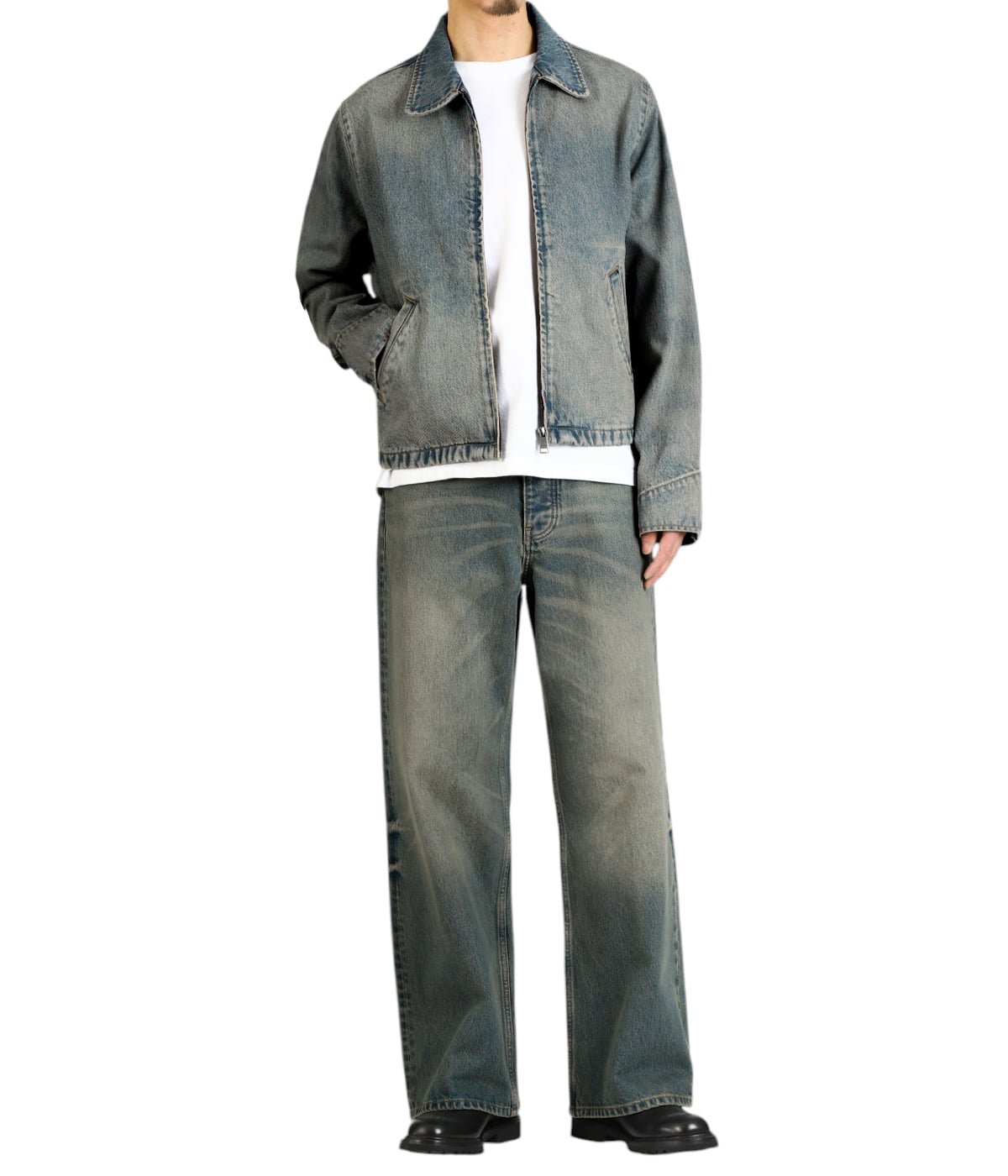 model（175cm / 60kg）B85 W75 H92 着用サイズ：32