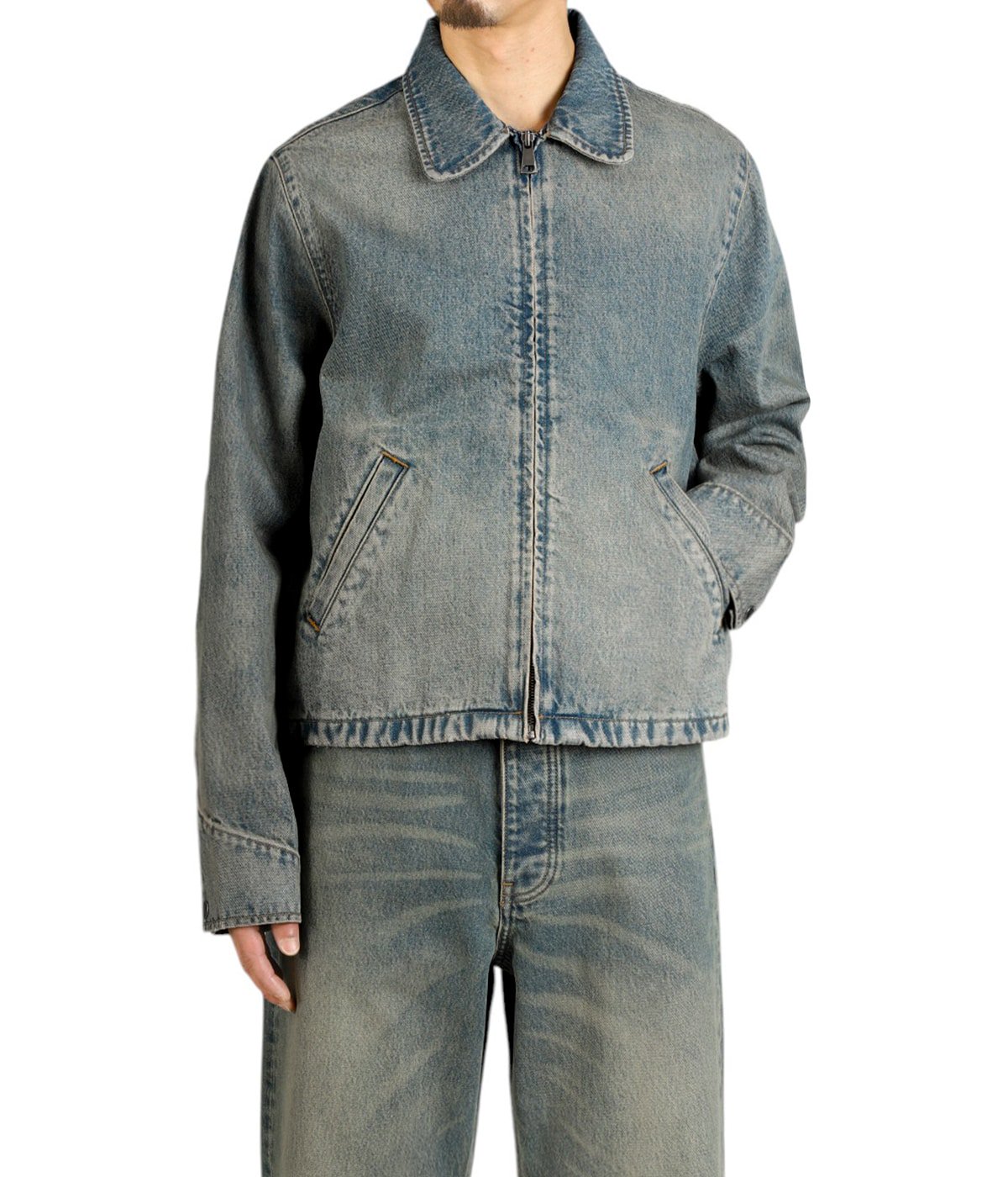 model（175cm / 60kg）B85 W75 H92 着用サイズ：S