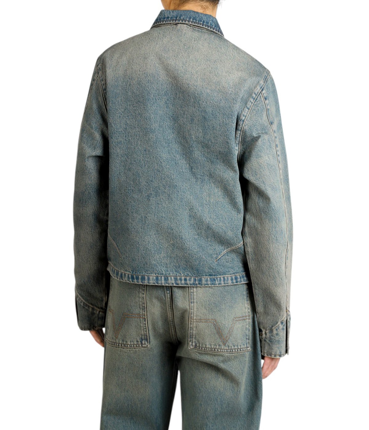 model（175cm / 60kg）B85 W75 H92 着用サイズ：S