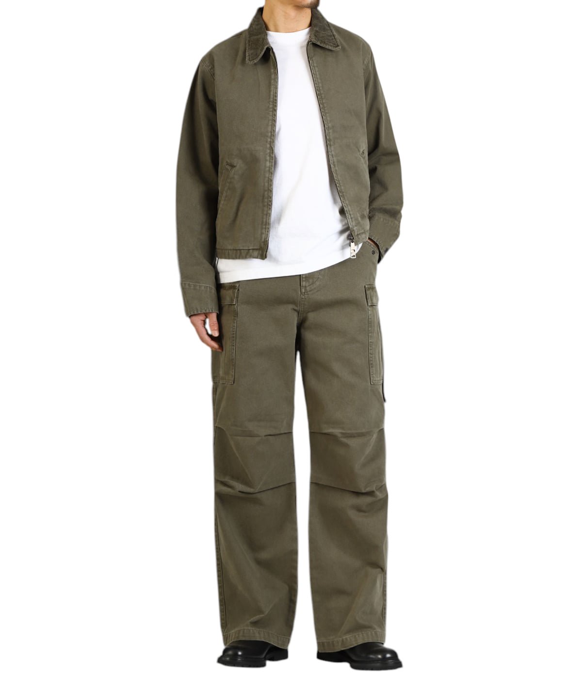 model（175cm / 60kg）B85 W75 H92 着用サイズ：S