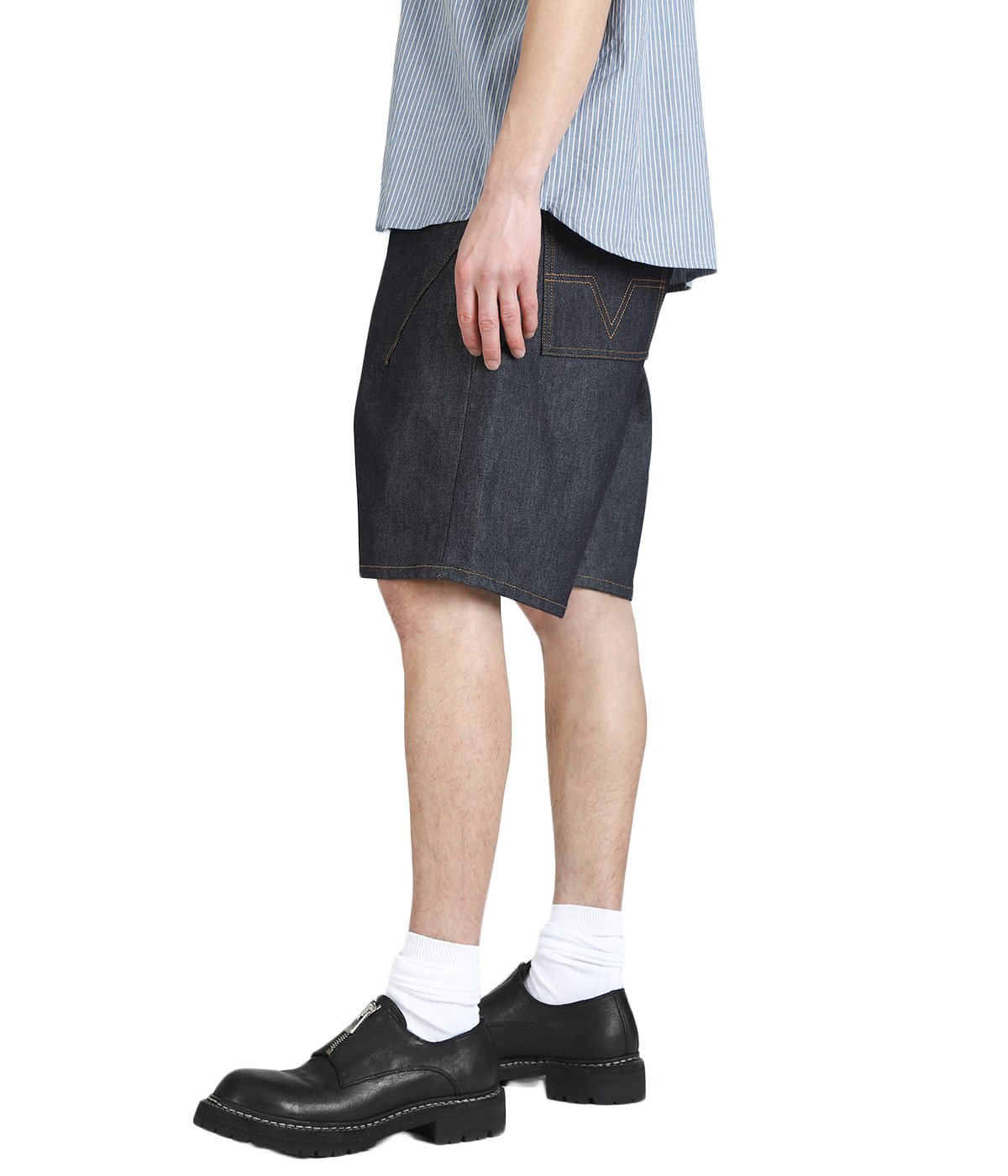 model（175cm / 60kg）B85 W75 H92 着用サイズ：30