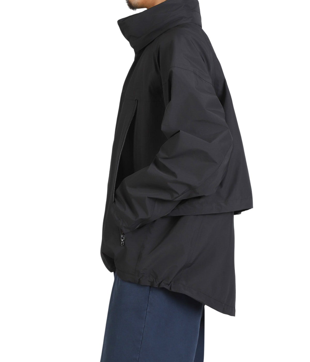 model（175cm / 60kg）B85 W75 H92 着用サイズ：M