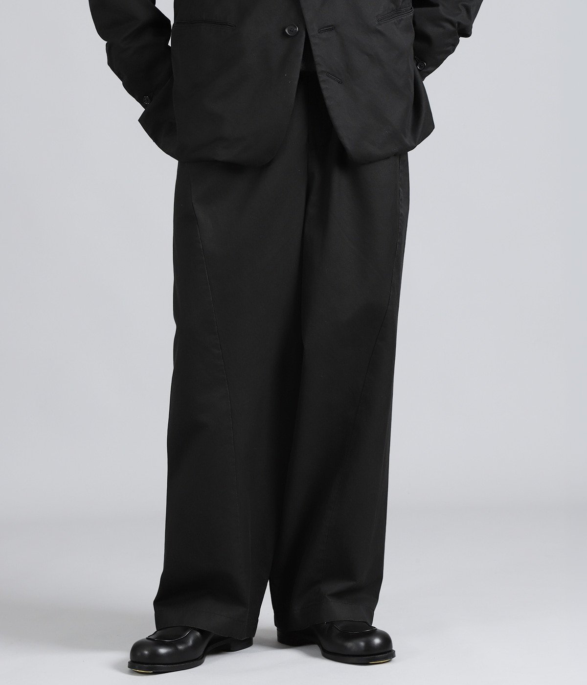 model（175cm / 60kg）B85 W75 H92 着用サイズ：M