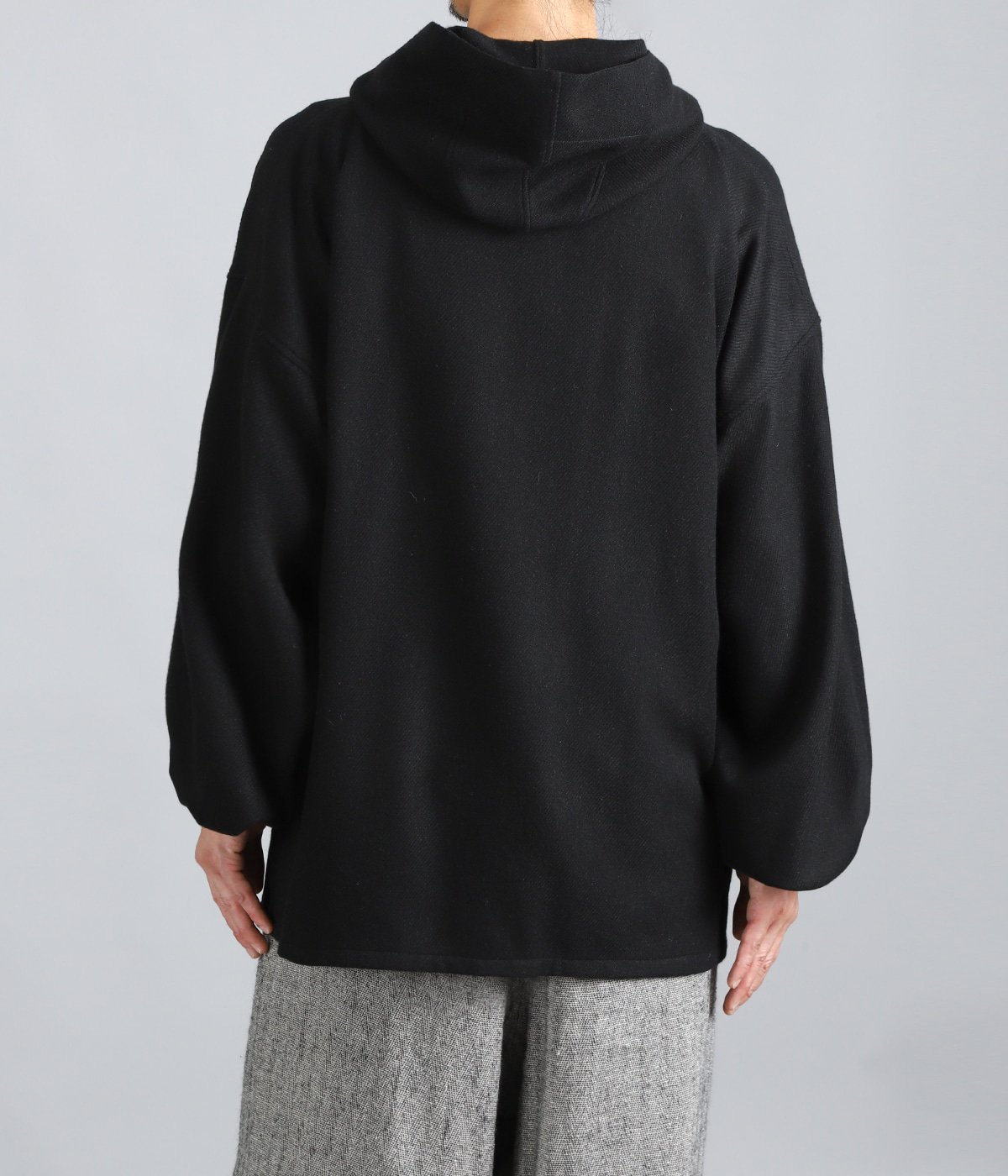 model（175cm / 60kg）B85 W75 H92 着用サイズ：M