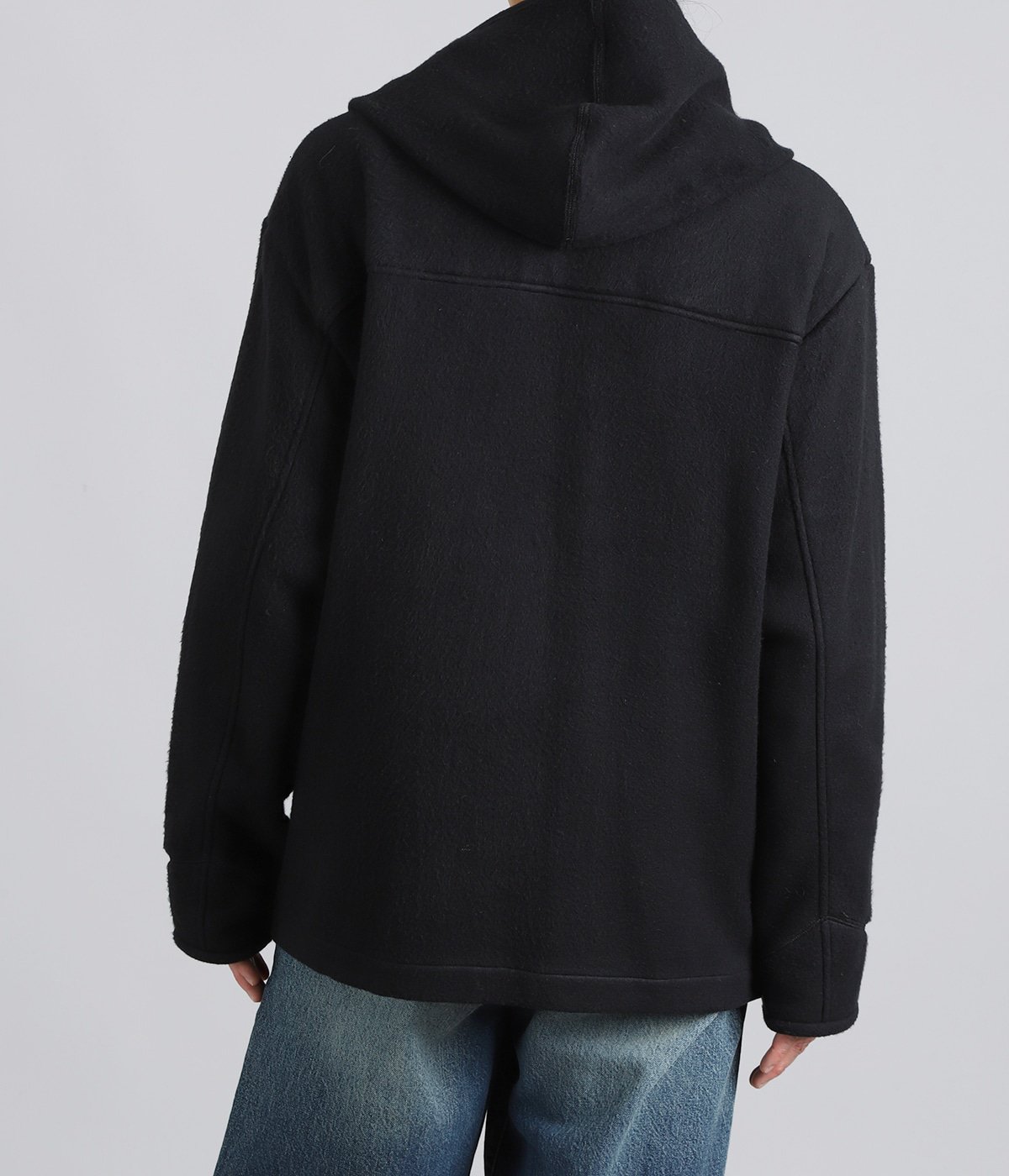 model（175cm / 60kg）B85 W75 H92 着用サイズ：M