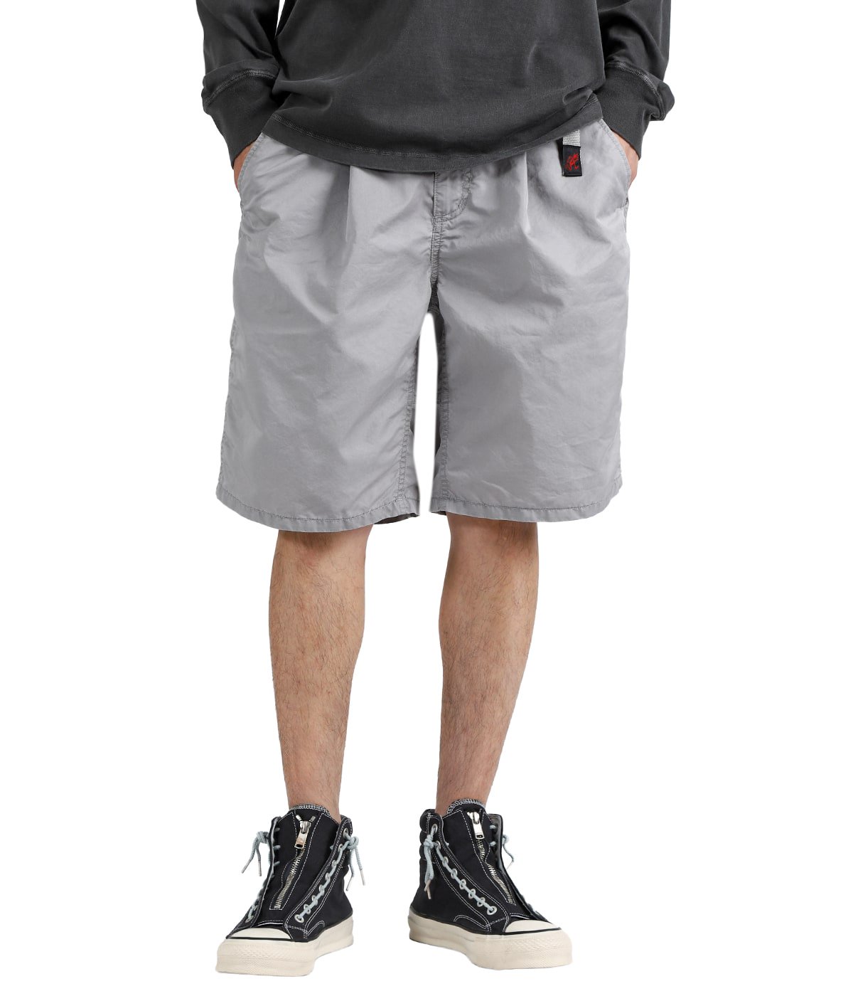 model（175cm / 60kg）B85 W75 H92 着用サイズ：1