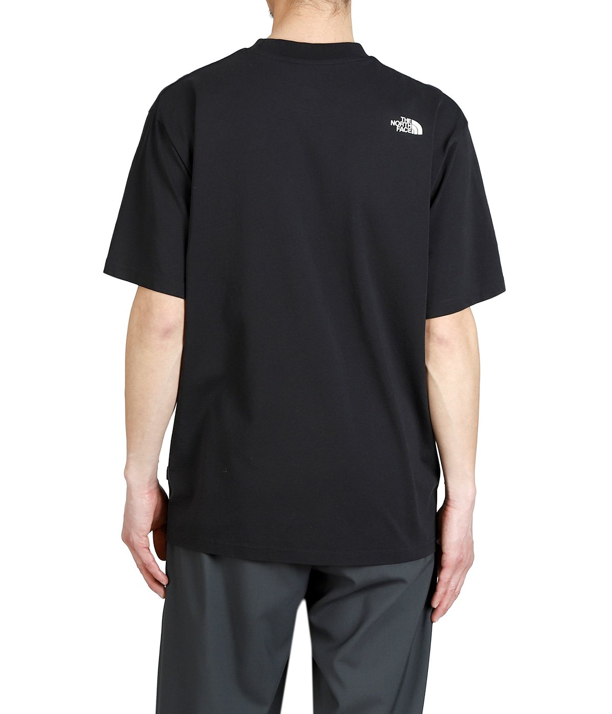 model（175cm / 60kg）B85 W75 H92 着用サイズ：L