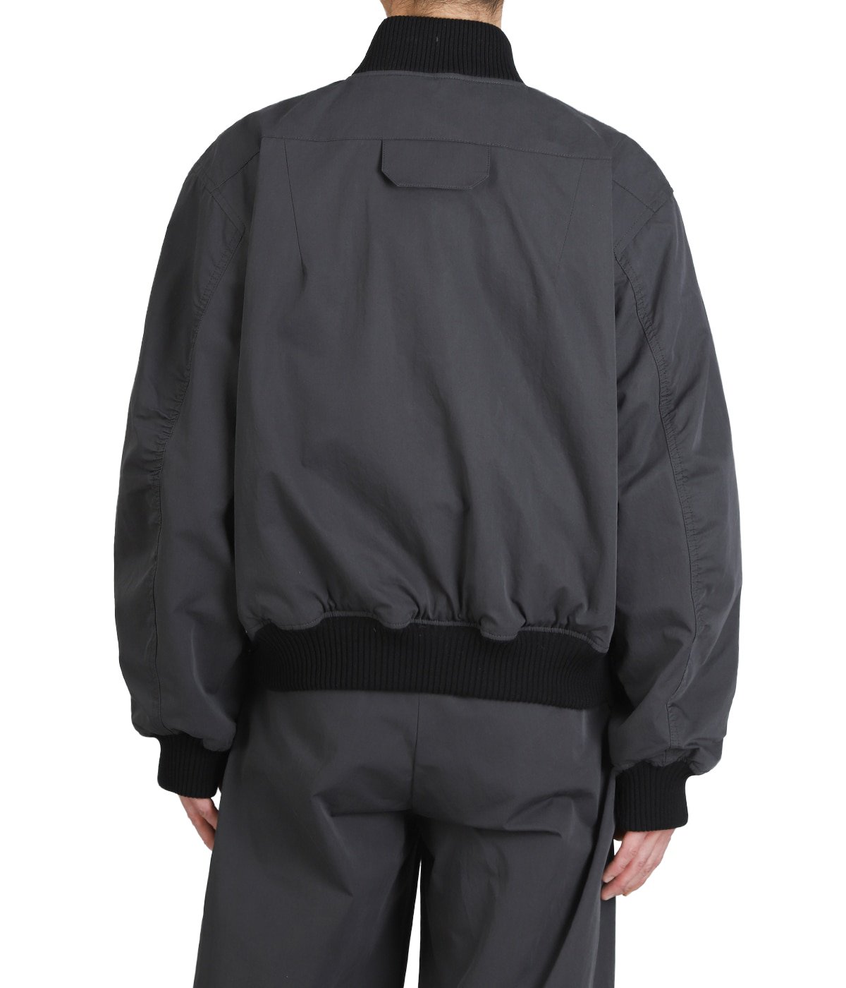 model（175cm / 60kg）B85 W75 H92 着用サイズ：2