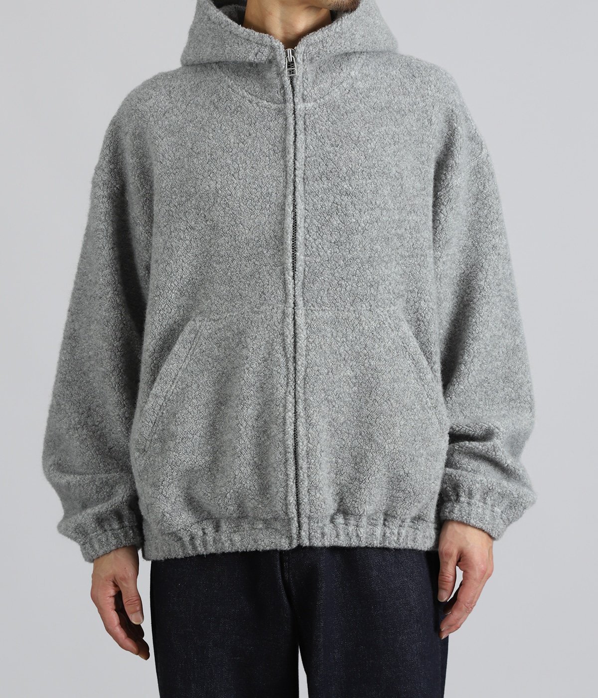model（175cm / 60kg）B85 W75 H92 着用サイズ：46